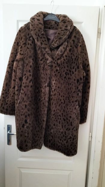 Manteau fausse fourrure T42