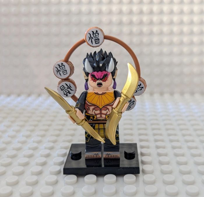 Figurine Demon Slayer : Hantengu (Lune Supérieure 4), style lego