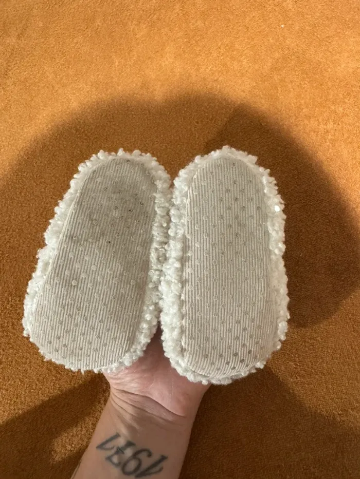 Chaussons mouton Zara - photo numéro 2