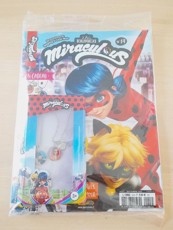 Magazine Miraculous n°14 avec un coffret de deux colliers d'amitié neufs