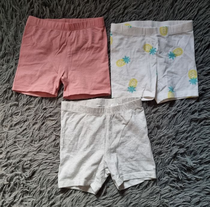 Lot 3 shorts Tex baby 23mois
