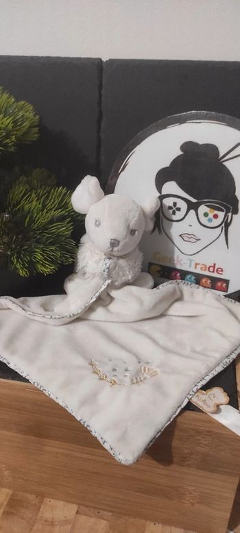 doudou souris kaloo perle blanc creme mouchoir fleur doré k gris