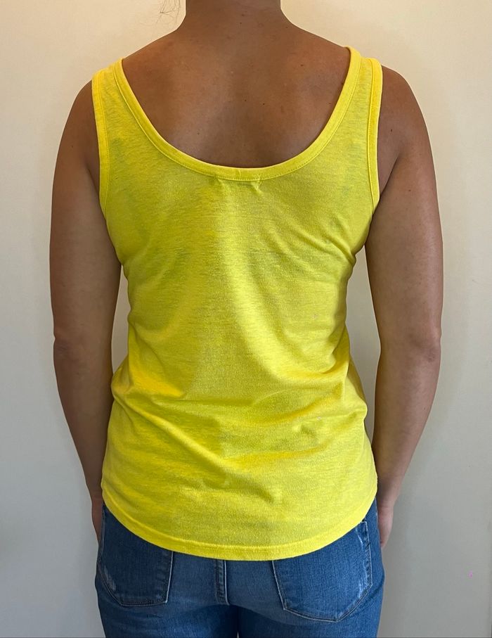 Débardeur jaune - photo numéro 3