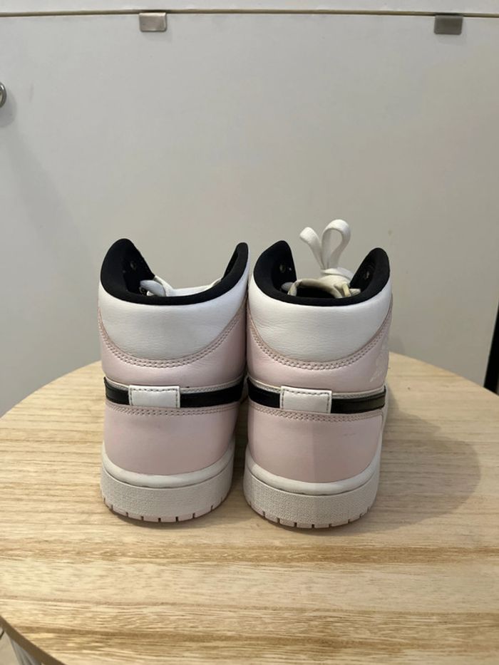 Jordan 1 mid barely rose - photo numéro 2