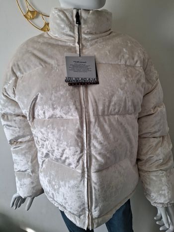 Doudoune Napapijri effet velours beige – chaude & stylée – taille M (neuve)