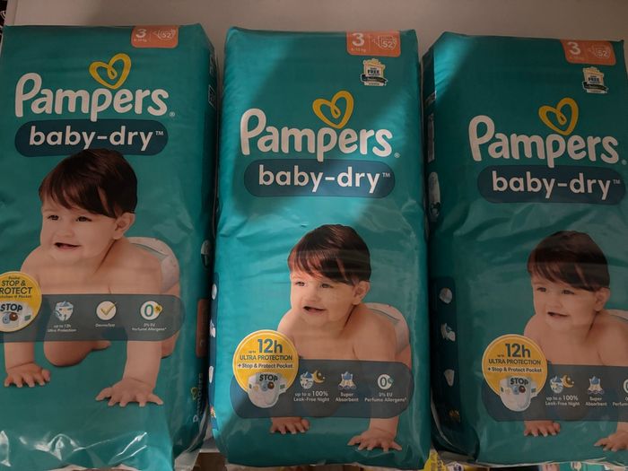 Couches Pampers baby dry taille 3 (lot de 3 paquets) neuf