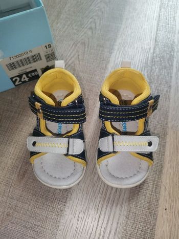 Sandales, pointure 18
