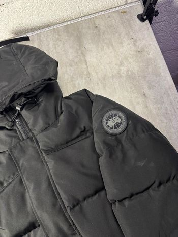 Doudoune canada goose taille M enfant 