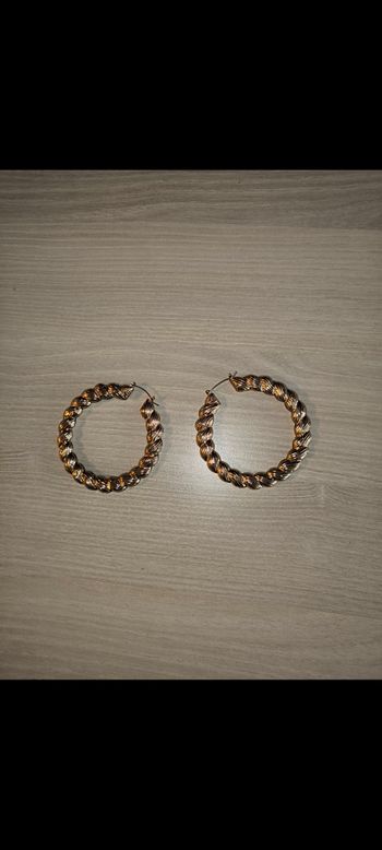Boucle d'oreille doré 