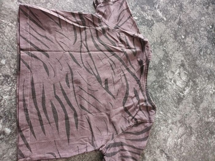 Tee-shirt marron et noir 8 ans - photo numéro 4