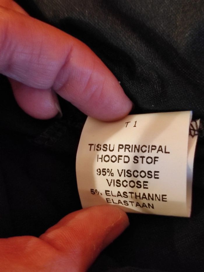 Haut noir à lacets - photo numéro 8