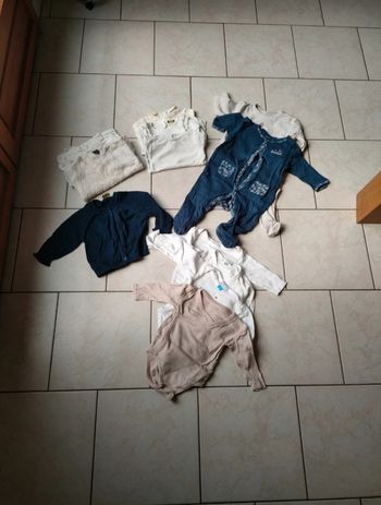 Lots vêtements bébé