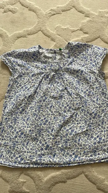 Haut fleuri Benetton – Taille 10-11 ans (150 cm)