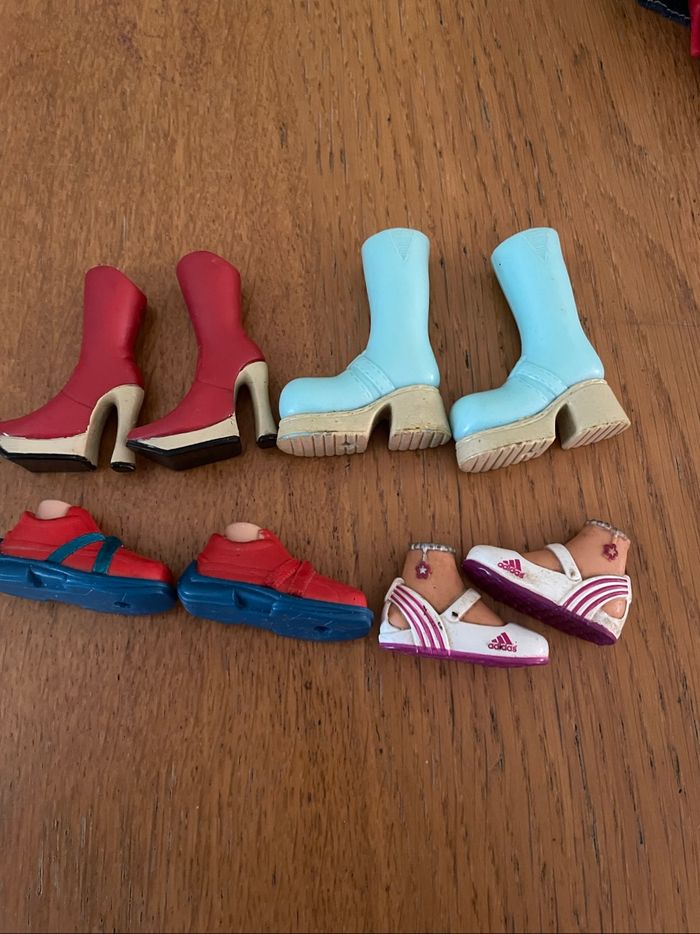 Chaussures poupée bratz