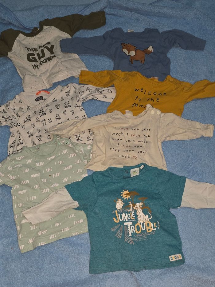 Lot vêtements garçon taille 1 mois - photo numéro 2