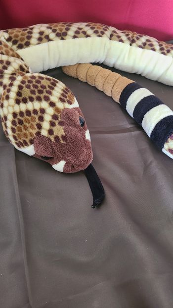 Wild Republic peluche Serpent à sonnette à dos de diamant 137 cm en peluche marron