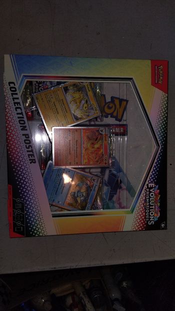 Coffret pokemon évolutions prismatique collection poster
