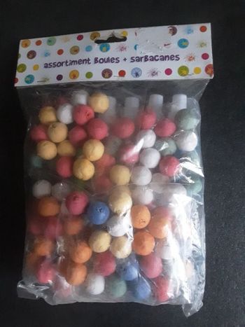 Assortiment boules + sarbacanes neufs