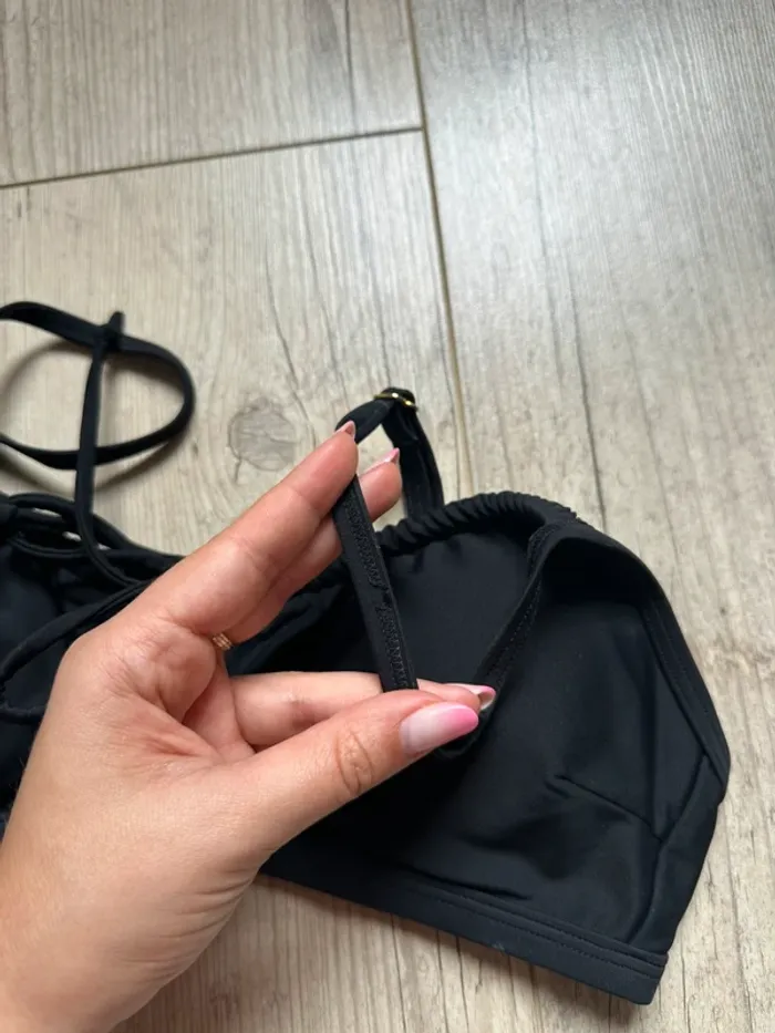 Haut de maillot noir froncé à découpe cut out - photo numéro 8