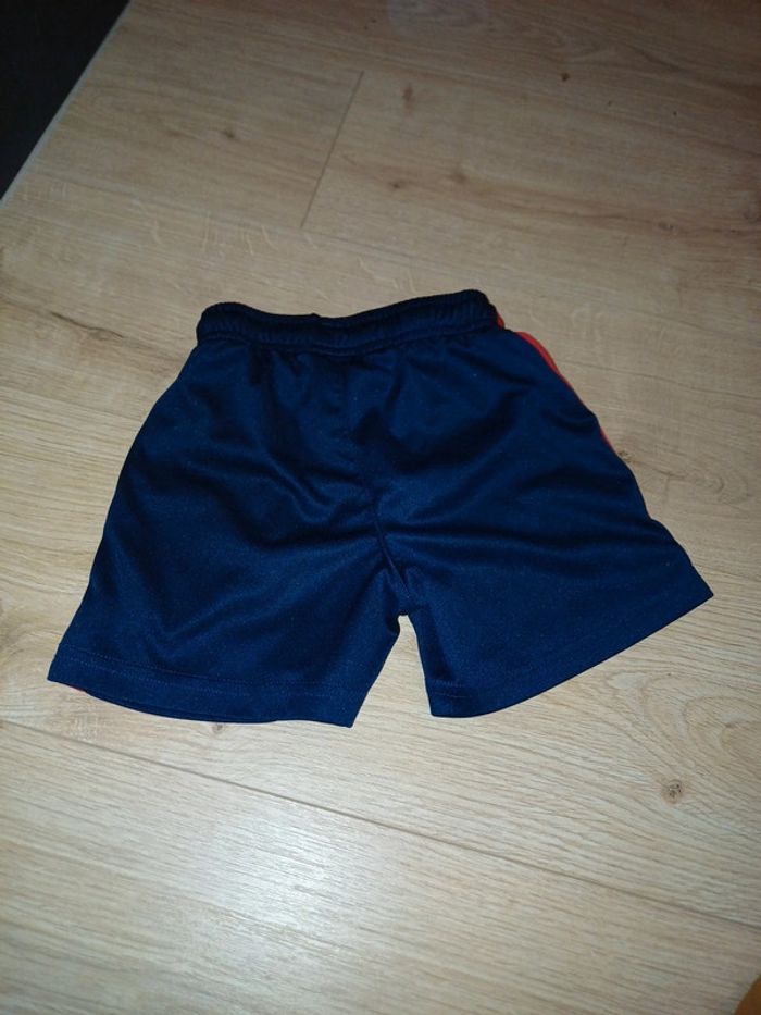 Short fff - photo numéro 3