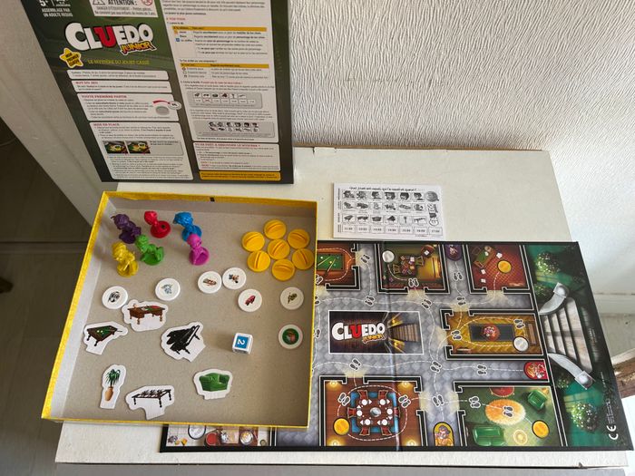 cluedo junior le mystère du jouet cassé - photo numéro 2