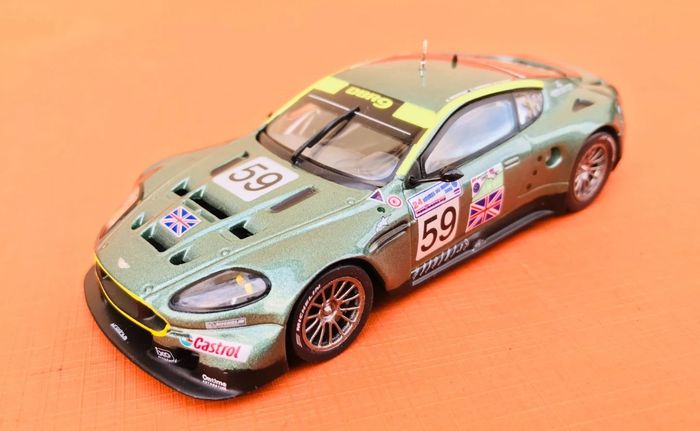Voiture miniature Aston Martin DBR9 (2005) Echelle : 1/43ème - photo numéro 8