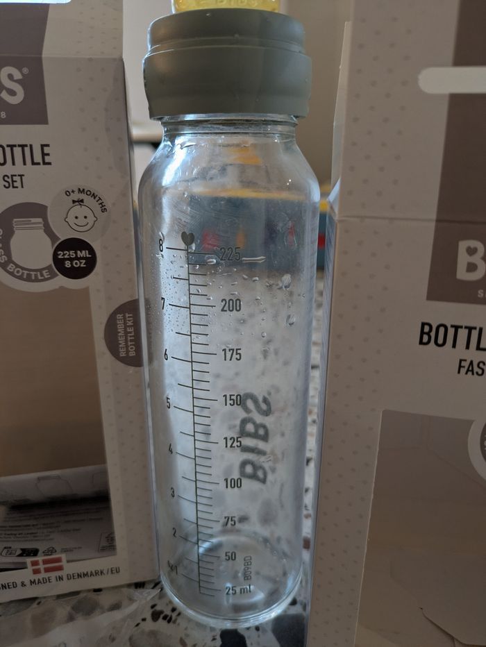 Biberon Bibs avec 2 tétines neuves - photo numéro 4