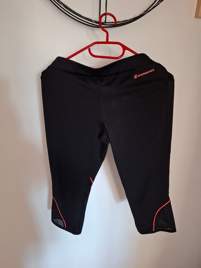 Cycliste de sport colis propre soigné rapide