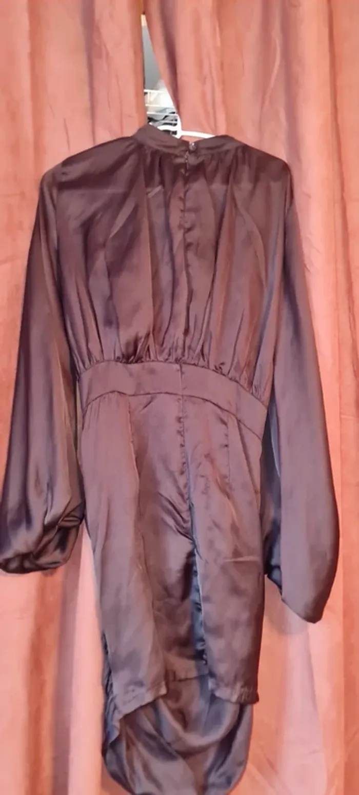 Robe en satin noire Taille S - photo numéro 5