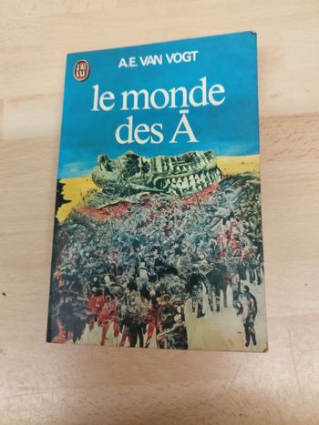 Livre anticipation, science fiction Le monde des Ã A.E. Van Vogt