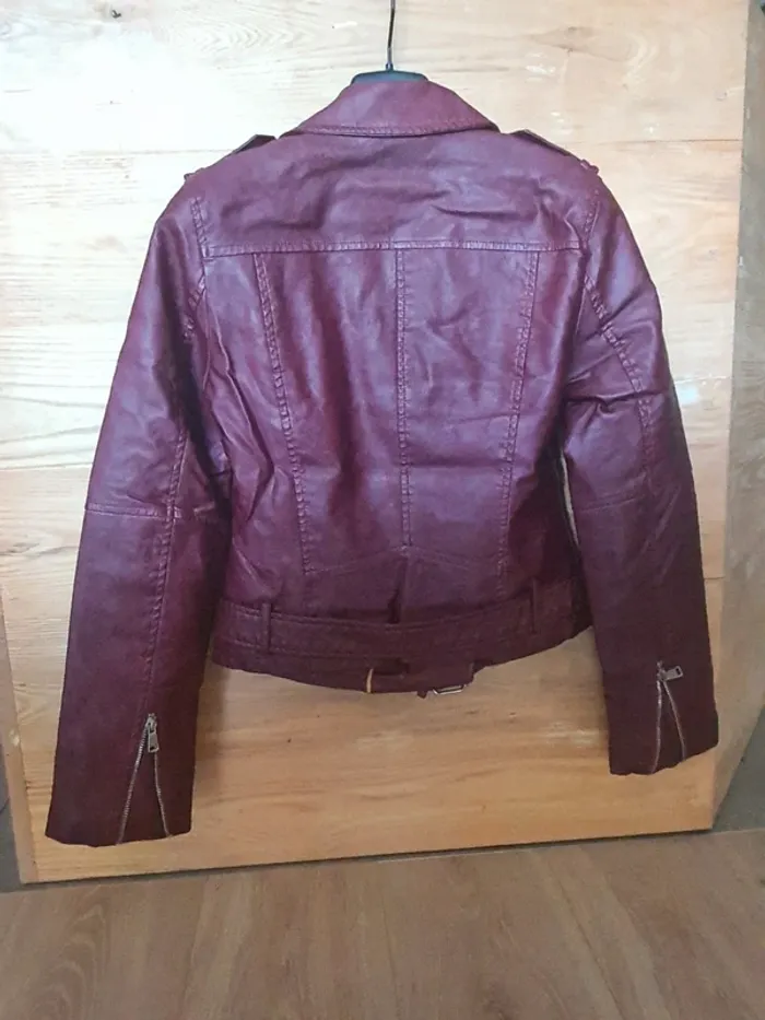 Veste bordeaux. Taille 36 - photo numéro 3