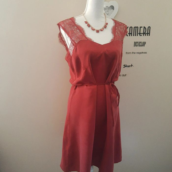 Robe de soirée cérémonie chic rouge bordeaux neuve avec étiquette Comptoir des Cotonniers taille 42 - photo numéro 2