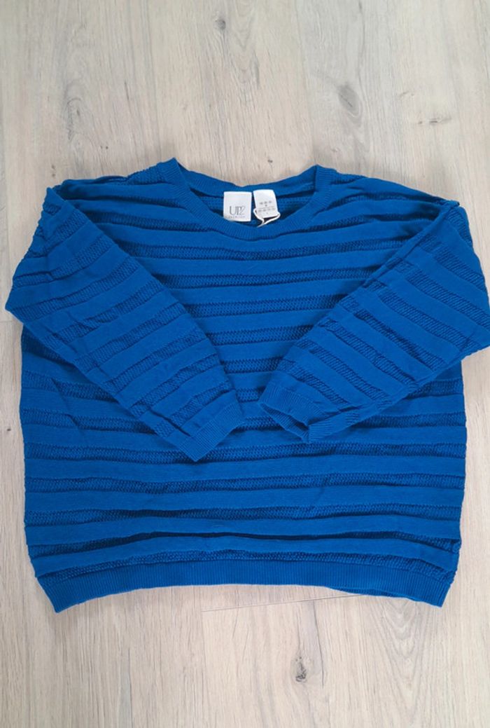 Pull bleu flashy t.40