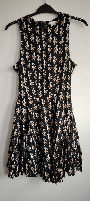 Robe noire femme H&M – Taille 34 – Imprimé pélicans