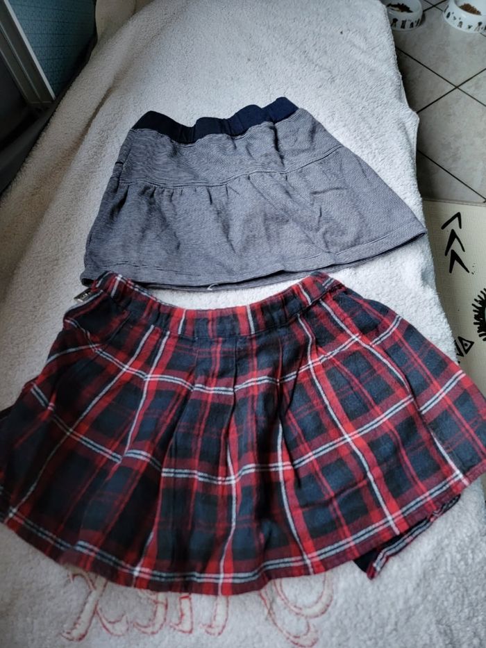 Lot de 3  shorts et 2 jupes - photo numéro 2