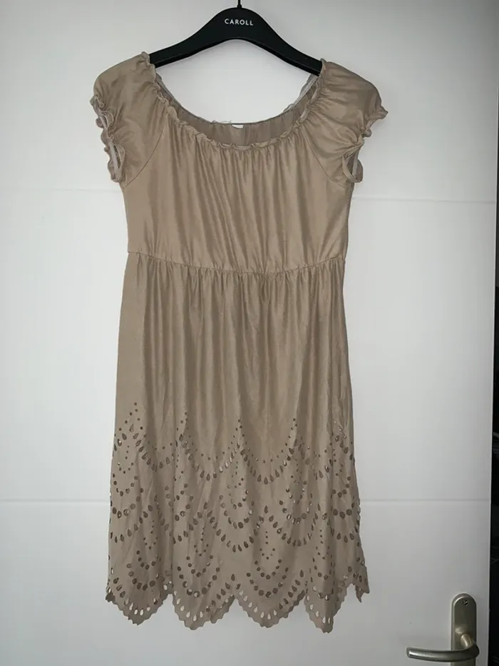 Robe tunique beige motifs sur le bas taille S / M