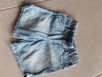 Short garçon taille 24 mois