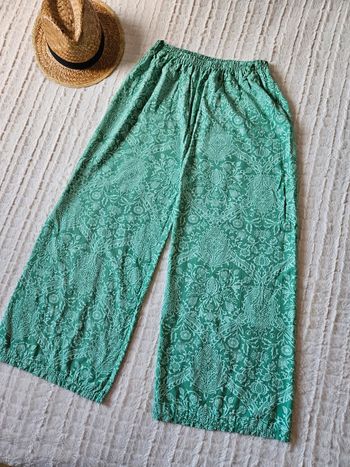 Pantalon vert jambes larges taille 38