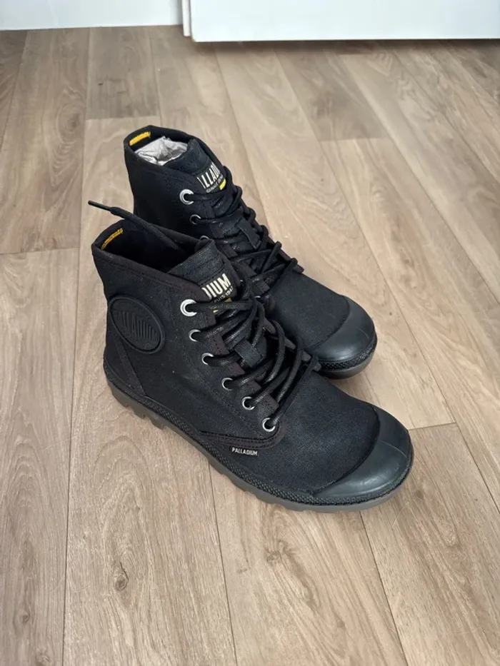 Bottes Palladium noires neuves Hi Wax