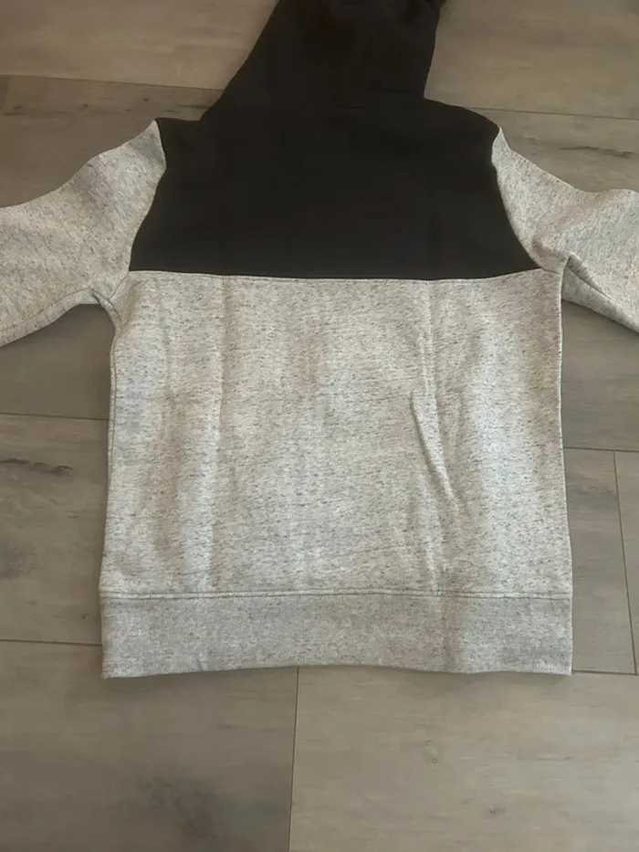 Sweat a capuche hollister xs - photo numéro 2