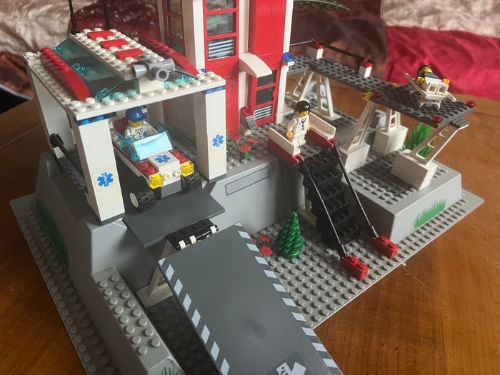 Lego hôpital city 7892 - photo numéro 6
