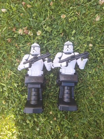 2 figurines stormtroopers univers star wars