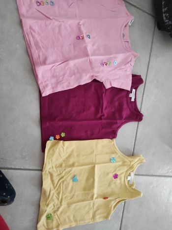 Lot de tee shirts et débardeur customisés