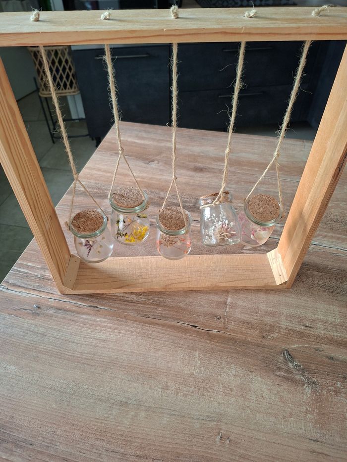 Décoration fioles fleurs séchées