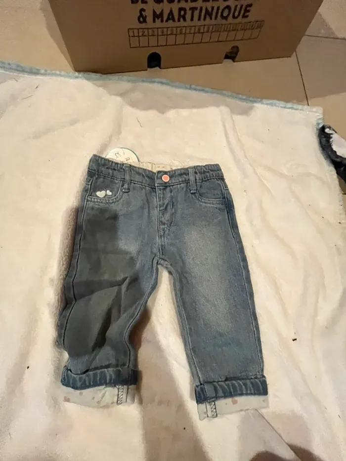 Jean taille 6 mois