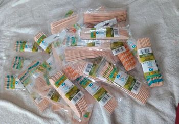 Lot de 37 paquets – couteaux en bois neufs🌿