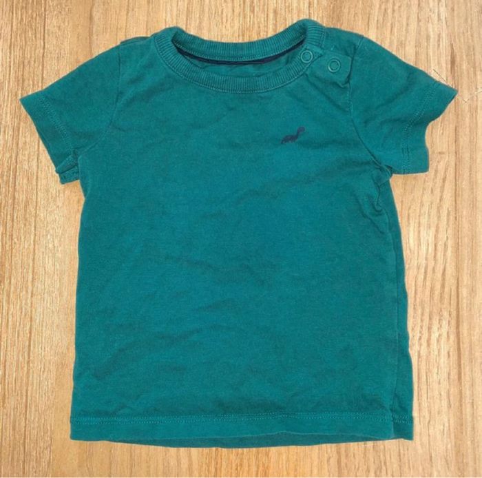 Tee-shirt garçon vert C&A 12 mois - photo numéro 2