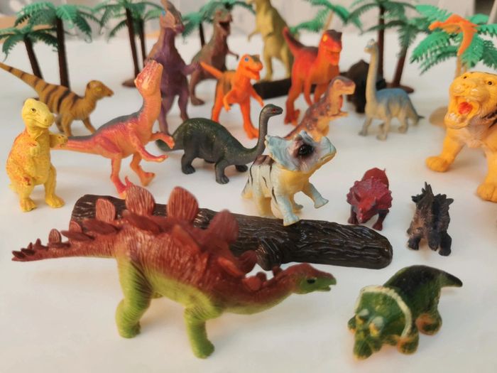 Lot de dinosaures et tigres - photo numéro 5