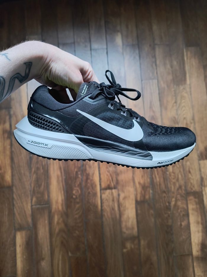 Baskets Nike Vomero 15 pointure 37,5