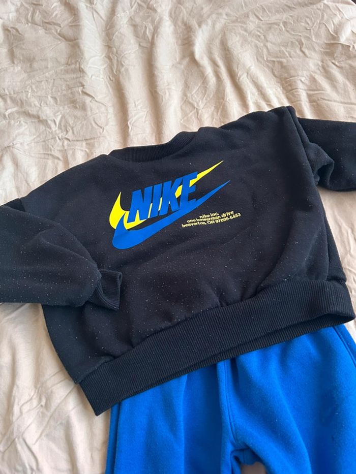 Ensemble jogging Nike - photo numéro 2